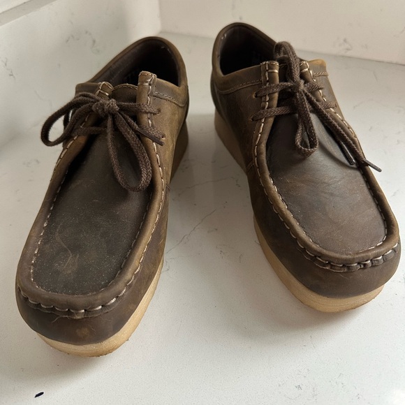 Clarks Shoes - Clarks Padmora size 8 brown leather.